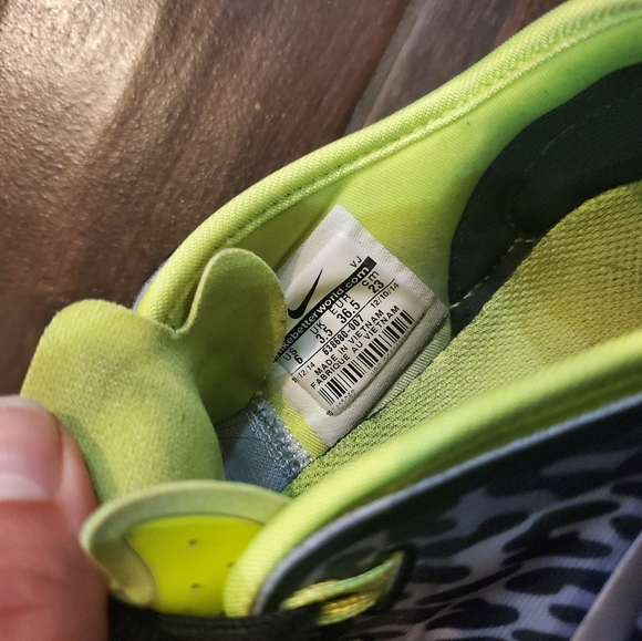 Nike Free Run lime green gray and black in size 6 in great condition - Picture 4 of 4